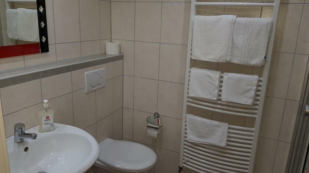 H41 Inn Hotel Garni Freiburg (Adults Only) Gundelfingen  Esterno foto